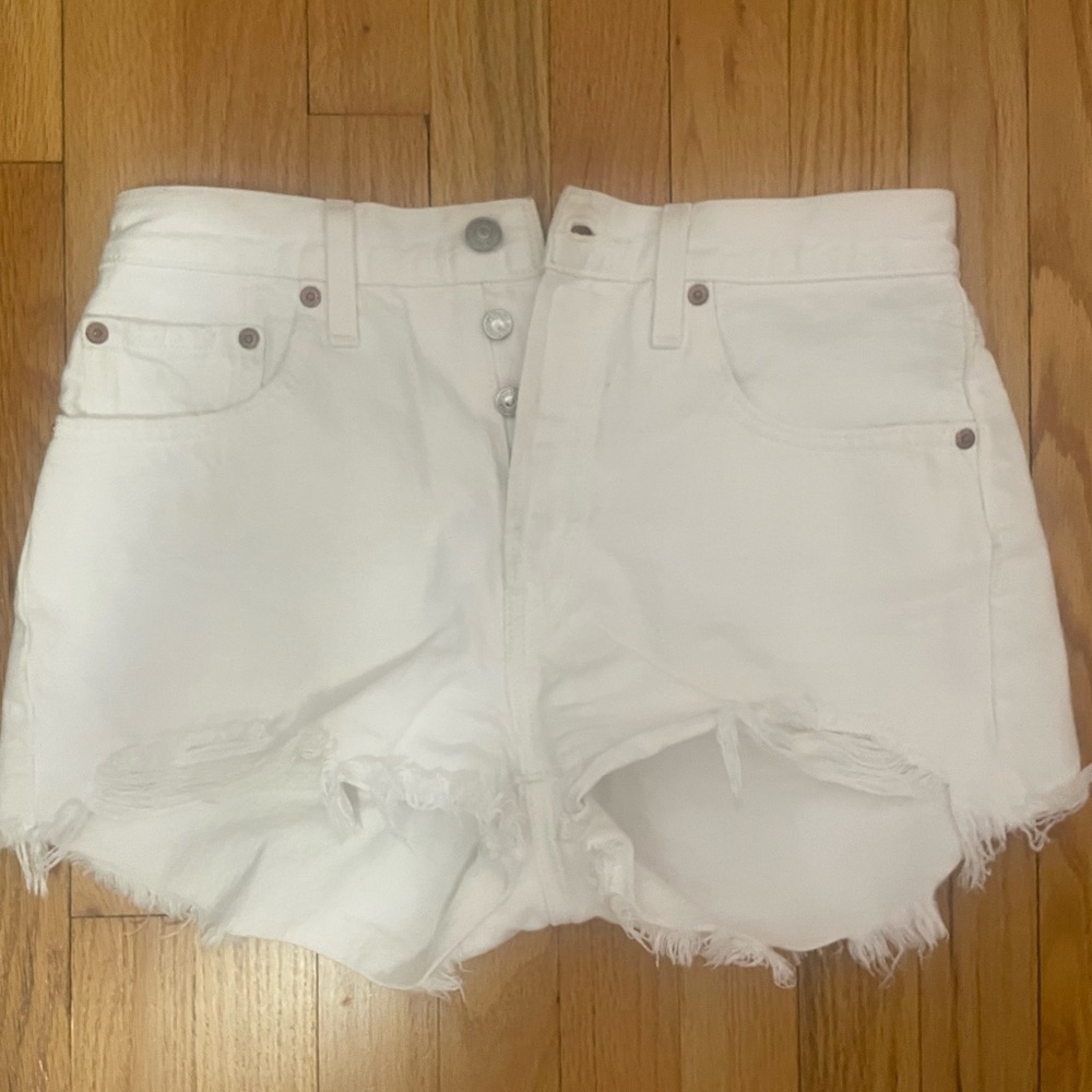 Levi Womens white shorts